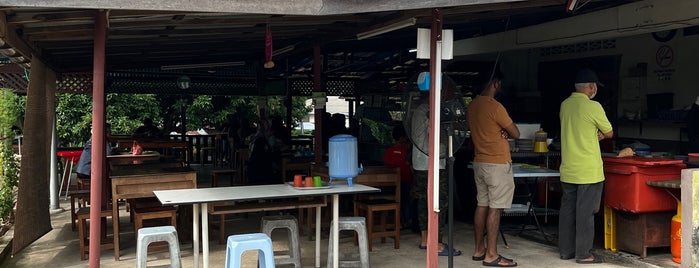 Warong Taman Klasik Rumbia, Giching is one of Restaurant.
