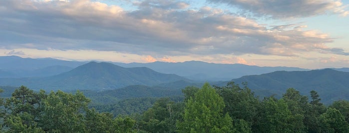 Great Smokey Mountains is one of Roadtrip.