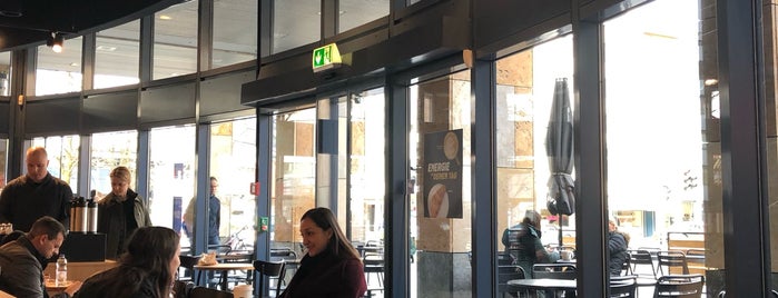 Starbucks is one of Zug connections.