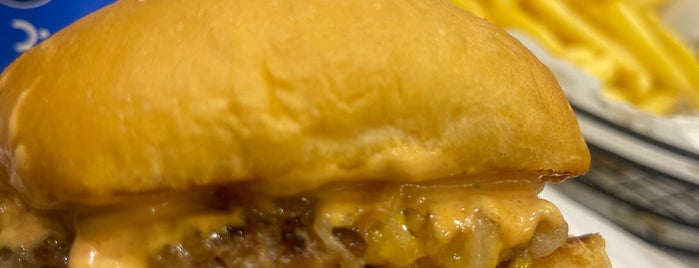 Blondom Grilled Burger is one of Takeout/Delivery.
