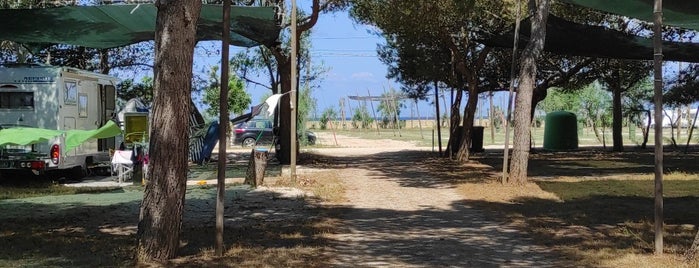 La Masseria - Camping is one of Schwimmbad.