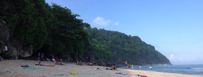 Green Bowl Beach is one of สถานที่ที่ Carolina ถูกใจ.