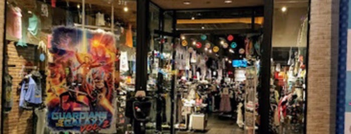 Hot Topic is one of Baltimore & DC Colleges, Festivals, Museums, Bars.