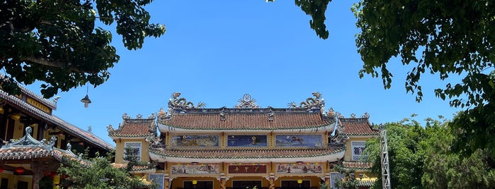 Phac Hat Pagoda is one of ハノイ楽しみダナン🇻🇳.