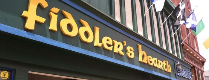 Fiddler's Hearth is one of สถานที่ที่ Chris ถูกใจ.