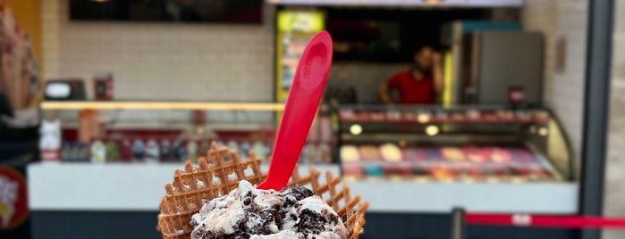 Cold Stone Creamery is one of Bodrum: dondurma & tatlı.