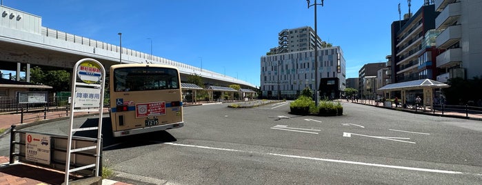 新杉田駅バスターミナル is one of Venue.