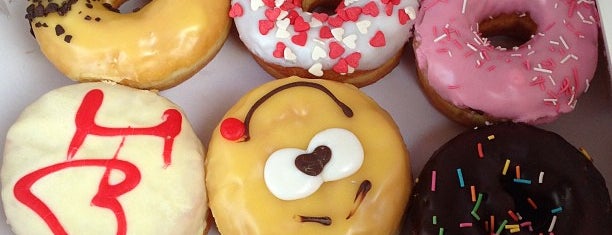 Dunkin Donuts is one of Lieux qui ont plu à Paul.