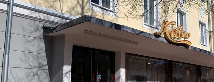 Kalev Café Chocolate Shop is one of надо проверить).