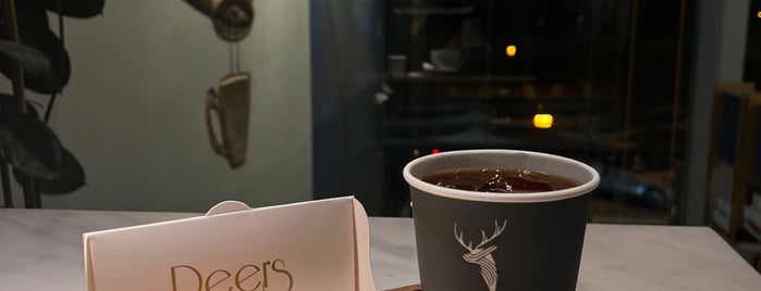 Deers Cafe is one of Osamahさんの保存済みスポット.