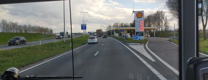 Shell Vroneroord is one of tankstations.