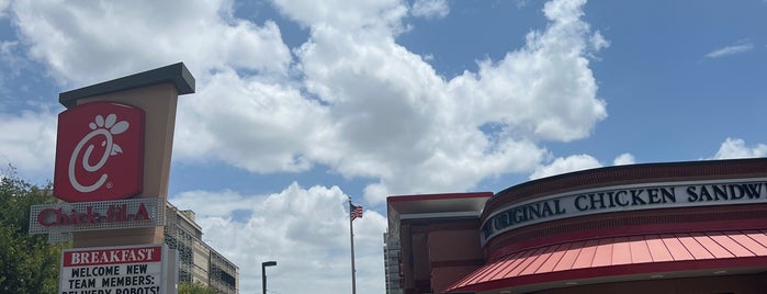 Chick-fil-A is one of #61-80 Places for Road Trip in HITM.