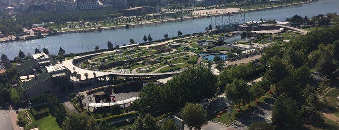 Clarion Hotel Golden Horn is one of Onur'un Beğendiği Mekanlar.