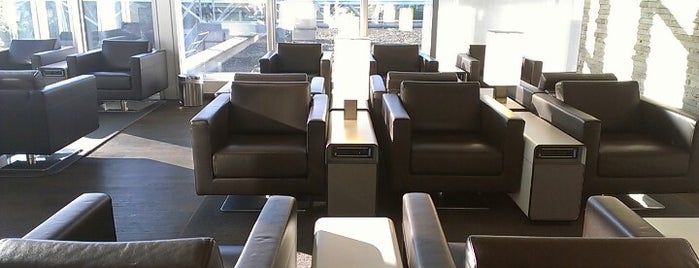SWISS Business Lounge is one of Lugares favoritos de Draco.