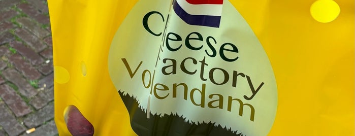 Cheese Factory Volendam is one of Lugares favoritos de Esra.