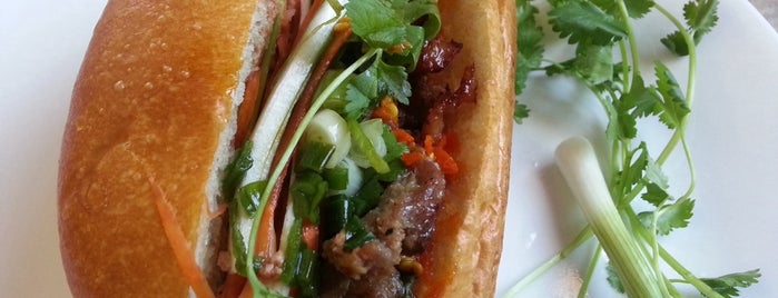 Bánh Mì Phá Lấu Gia Truyền - Bà Sáu is one of Favorite Food.