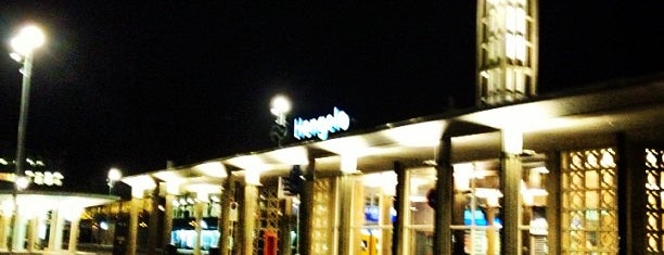 Station Hengelo is one of Locais curtidos por Jonne.