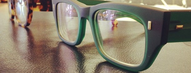 Etiler Optik is one of Benさんのお気に入りスポット.