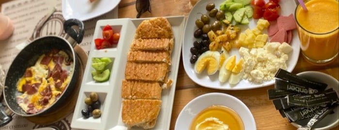 Balıkesir Peynir & Kahvaltı is one of Alanya.