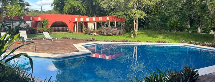 Hotel Chichen-Itza is one of Irvin canto.