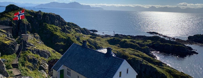 Litløy Fyr Littleisland Lighthouse is one of Favoriete hotels.