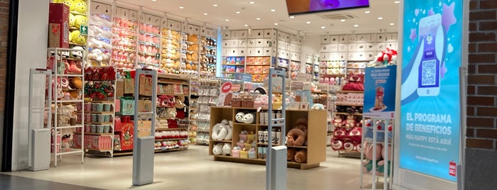 Miniso is one of สถานที่ที่ Vladímir ถูกใจ.