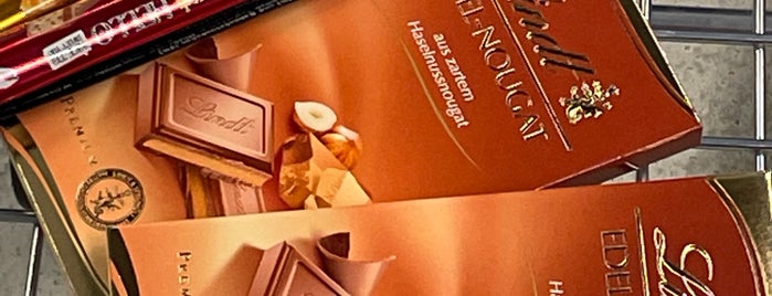 Lindt is one of N.: сохраненные места.