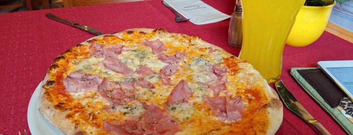 Pizzeria Toscana is one of สถานที่ที่บันทึกไว้ของ Yesim.