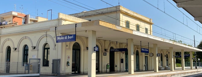 Stazione Ferroviaria Mola Di Bari is one of Bari e dintorni.