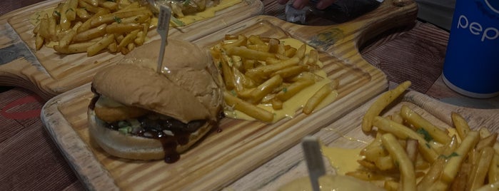 Chef's Hommade Burger Gourmet is one of Jeddah 2.