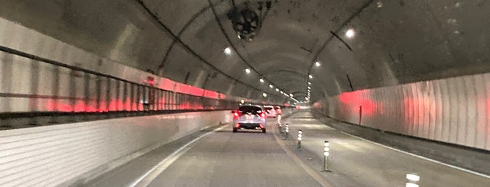 寄居トンネル is one of 皆野寄居有料道路・皆野秩父バイパス(秩父やまなみ街道).