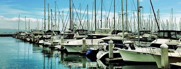 Pier 40 is one of Lugares favoritos de Raymond.