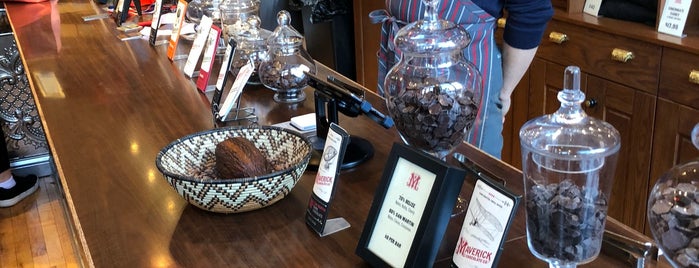 Maverick Chocolate Co. is one of Lugares favoritos de John.