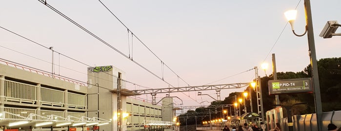 Estación de Cercanías de Majadahonda is one of Majadahonda.