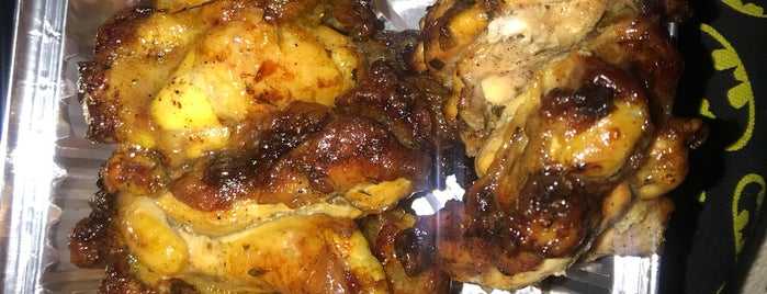 Taamoli Fried Chicken | مرغ بريان تاملی is one of Orte, die Sarah gefallen.