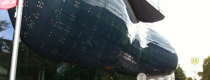 Kunsthaus Graz is one of Architecture in the World.