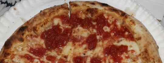Pizzeria da Gianni is one of Just Pizza.