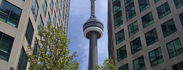 CN Tower is one of Orte, die Sebastián gefallen.