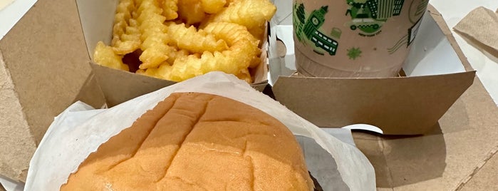 Shake Shack is one of Donさんのお気に入りスポット.