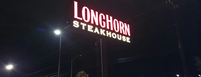 LongHorn Steakhouse is one of Lugares favoritos de Andy.
