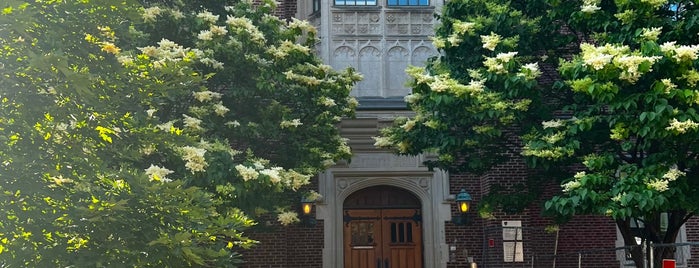 Pensilvanya Üniversitesi is one of Philadelphia.