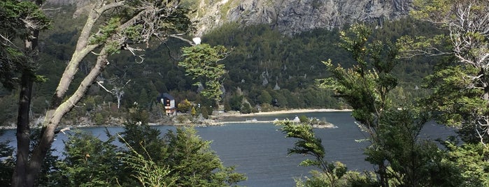 Bahía López is one of Lieux qui ont plu à Sir Chandler.