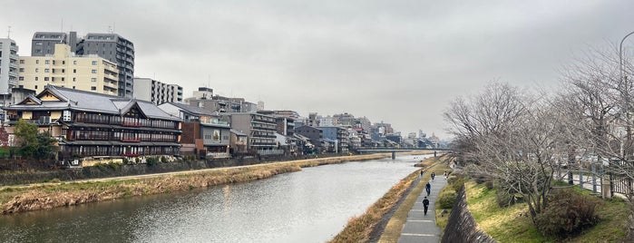 Gojo-ohashi Bridge is one of 死ぬ前に訪れたい歴史ある場所.