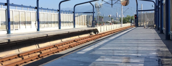 Metrorrey (Estación Simón Bolívar) is one of Diario.