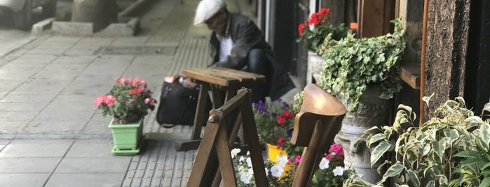 Doran Café | کافه دوران is one of تمام كافه هاي تهران.