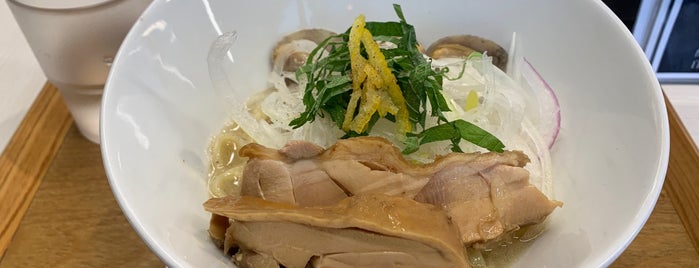 ふく流ラパス分家 WADACHI is one of Lunch near Honmachi, Ōsaka.