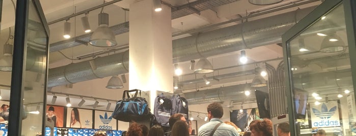 adidas Outlet Store Marcianise is one of La lucana in cucina.