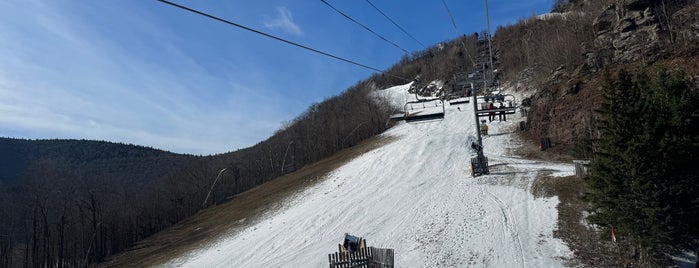 Hunter Mountain Ski Resort is one of สถานที่ที่ Matt ถูกใจ.