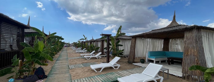 Limak Cyprus Deluxe Hotel Beach is one of Orte, die Bego gefallen.