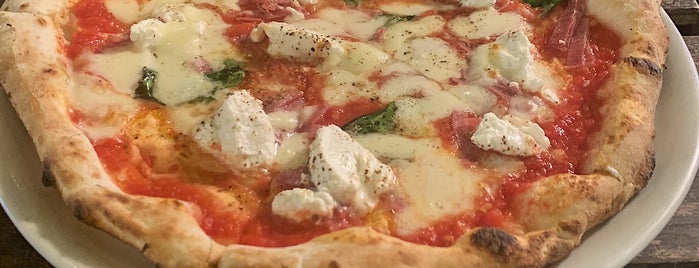 Pizzeria Amici is one of Locais curtidos por Atsushi.